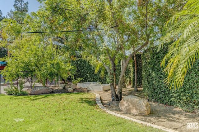 11502 Crabbet Park Drive, Bakersfield, CA 93311