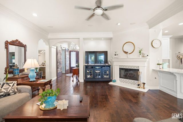 11502 Crabbet Park Drive, Bakersfield, CA 93311