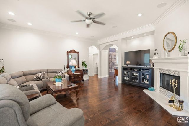 11502 Crabbet Park Drive, Bakersfield, CA 93311