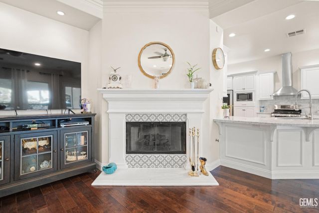 11502 Crabbet Park Drive, Bakersfield, CA 93311