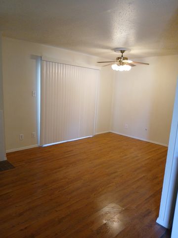7431 Holly Hill Drive 101, Dallas, TX 75231