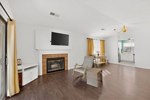 4848 Platinum Loop NE, Rio Rancho, NM 87124