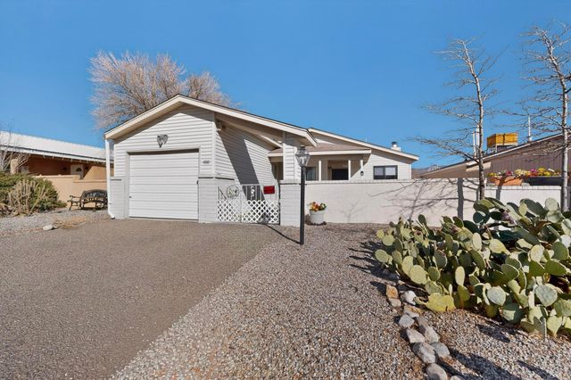 4848 Platinum Loop NE, Rio Rancho, NM 87124