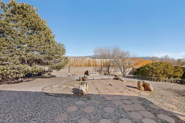 4848 Platinum Loop NE, Rio Rancho, NM 87124