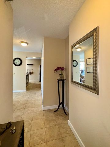 200 N DEARBORN Street 3207, Chicago, IL 60601