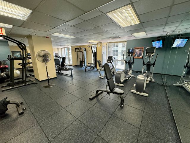 200 N DEARBORN Street 3207, Chicago, IL 60601