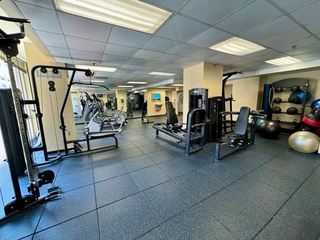 200 N DEARBORN Street 3207, Chicago, IL 60601