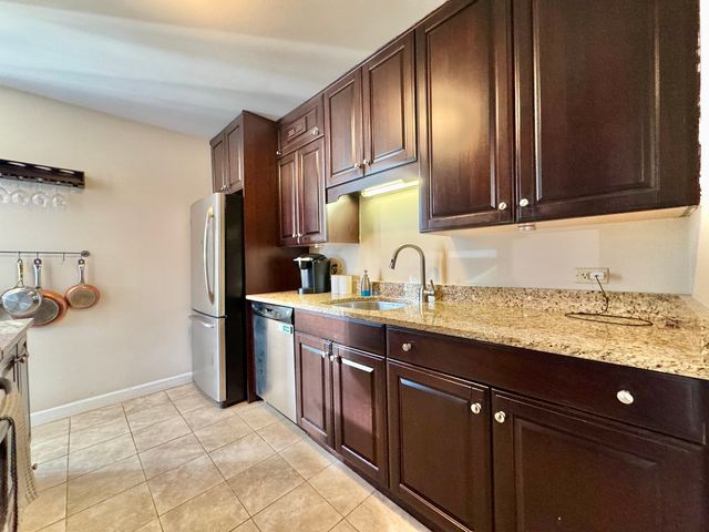 200 N DEARBORN Street 3207, Chicago, IL 60601