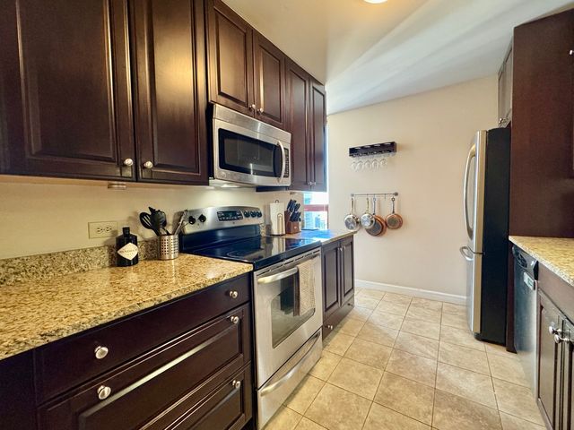 200 N DEARBORN Street 3207, Chicago, IL 60601