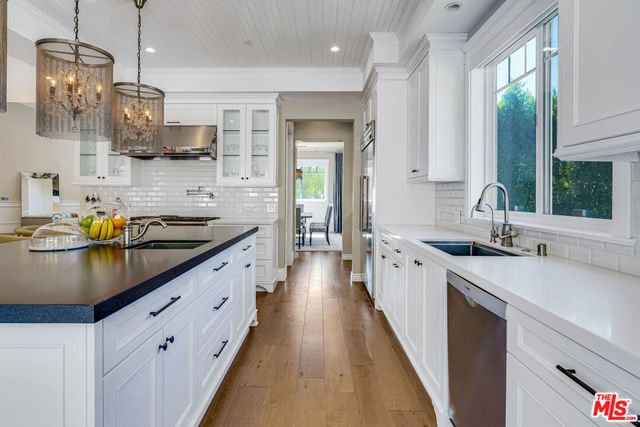 19633 Wells Drive, Tarzana, CA 91356