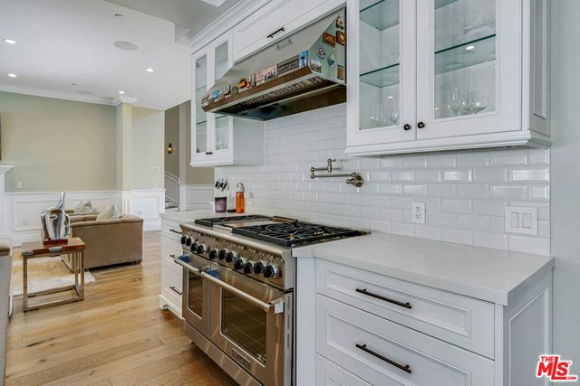 19633 Wells Drive, Tarzana, CA 91356