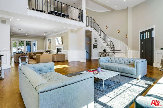 19633 Wells Drive, Tarzana, CA 91356