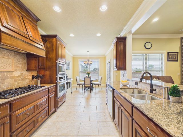 6105 Sage Drive, Rogers, AR 72758