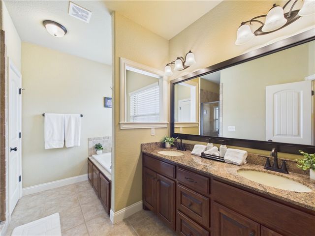 6105 Sage Drive, Rogers, AR 72758