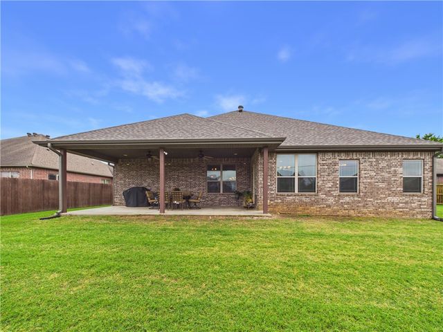 6105 Sage Drive, Rogers, AR 72758