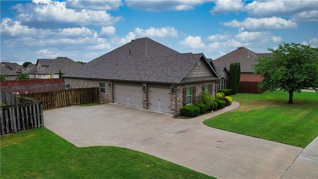 6105 Sage Drive, Rogers, AR 72758