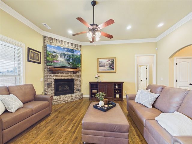 6105 Sage Drive, Rogers, AR 72758