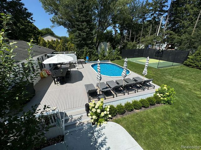 4404 Pinedale Avenue, Clarkston, MI 48346