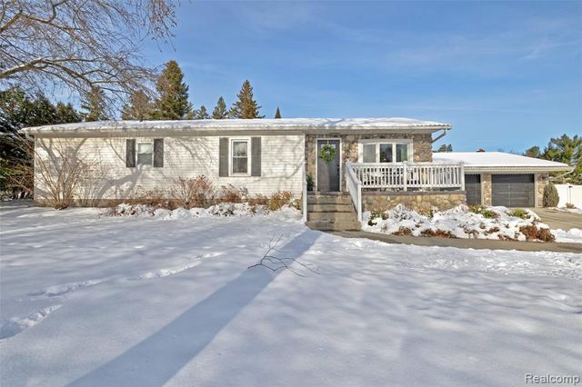 4404 Pinedale Avenue, Clarkston, MI 48346