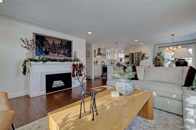 4404 Pinedale Avenue, Clarkston, MI 48346