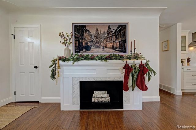 4404 Pinedale Avenue, Clarkston, MI 48346