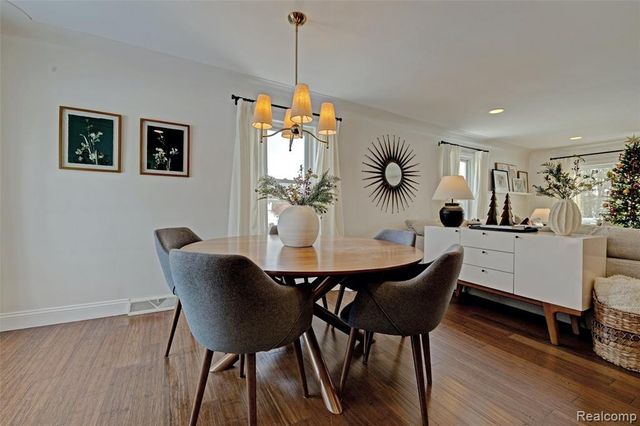 4404 Pinedale Avenue, Clarkston, MI 48346