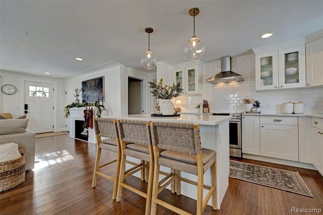 4404 Pinedale Avenue, Clarkston, MI 48346