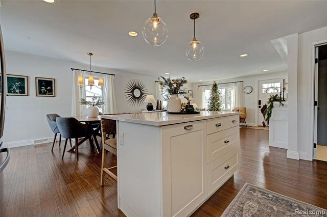 4404 Pinedale Avenue, Clarkston, MI 48346