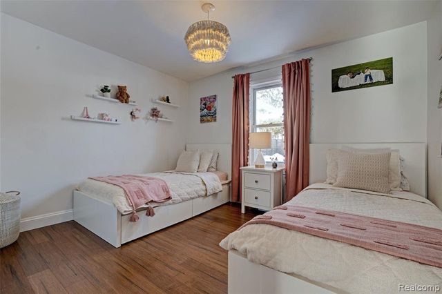 4404 Pinedale Avenue, Clarkston, MI 48346