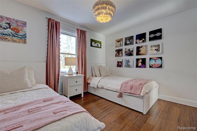 4404 Pinedale Avenue, Clarkston, MI 48346