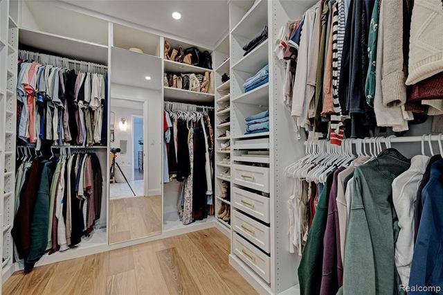 4404 Pinedale Avenue, Clarkston, MI 48346