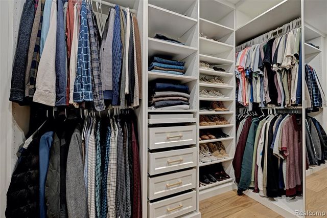 4404 Pinedale Avenue, Clarkston, MI 48346