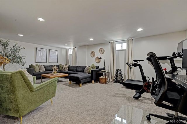 4404 Pinedale Avenue, Clarkston, MI 48346