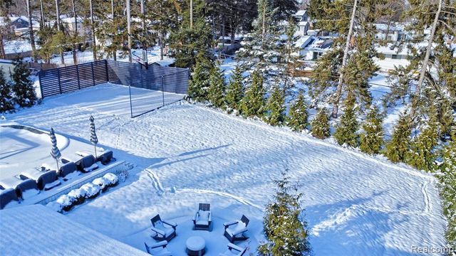 4404 Pinedale Avenue, Clarkston, MI 48346