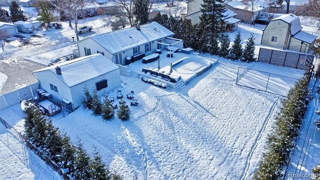 4404 Pinedale Avenue, Clarkston, MI 48346