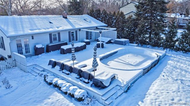 4404 Pinedale Avenue, Clarkston, MI 48346