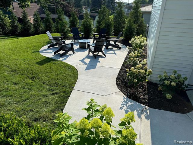 4404 Pinedale Avenue, Clarkston, MI 48346