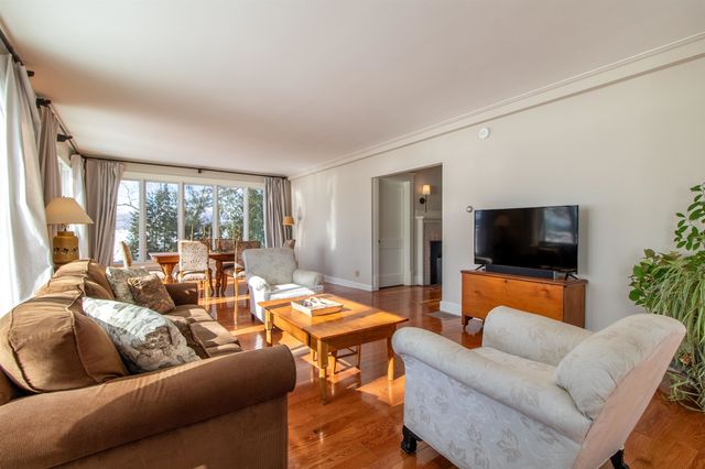 130 Lands End Road, Derby, VT 05829