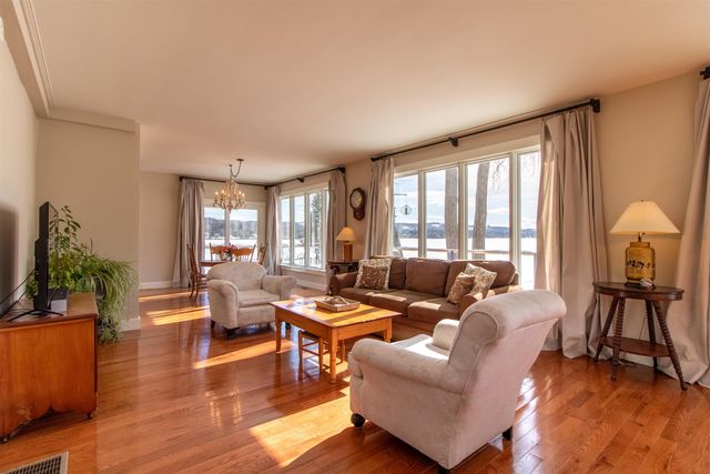 130 Lands End Road, Derby, VT 05829