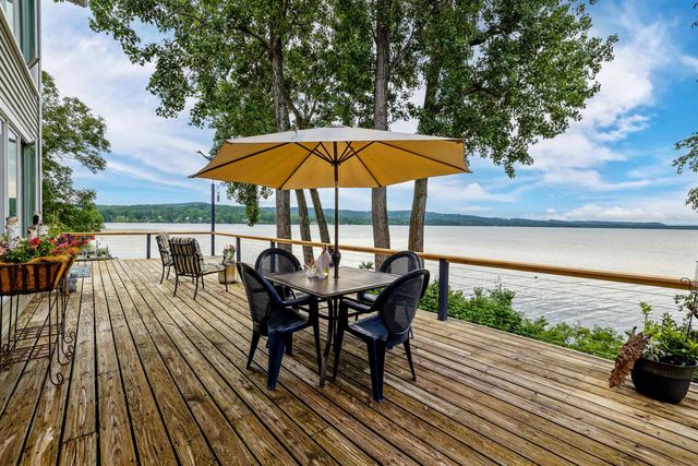 130 Lands End Road, Derby, VT 05829