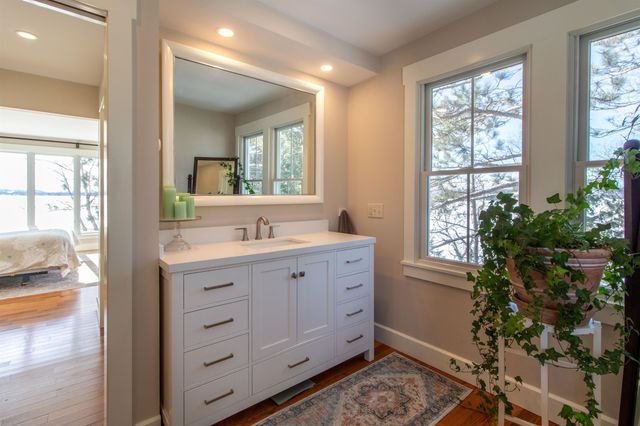 130 Lands End Road, Derby, VT 05829