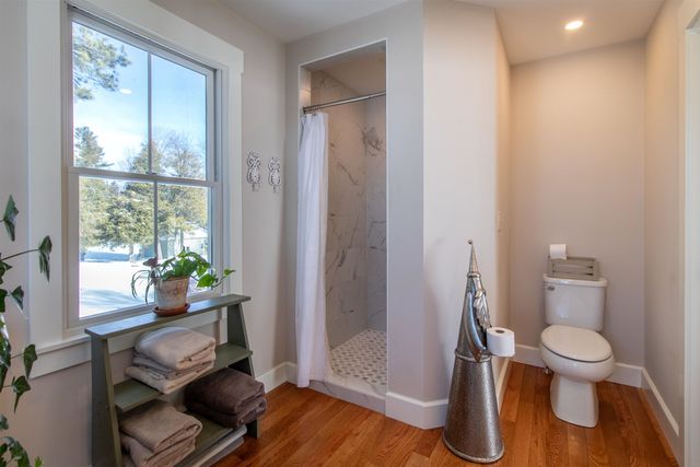 130 Lands End Road, Derby, VT 05829