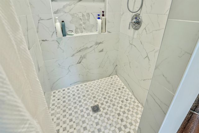 130 Lands End Road, Derby, VT 05829