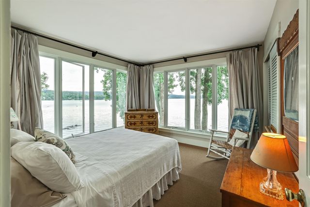 130 Lands End Road, Derby, VT 05829