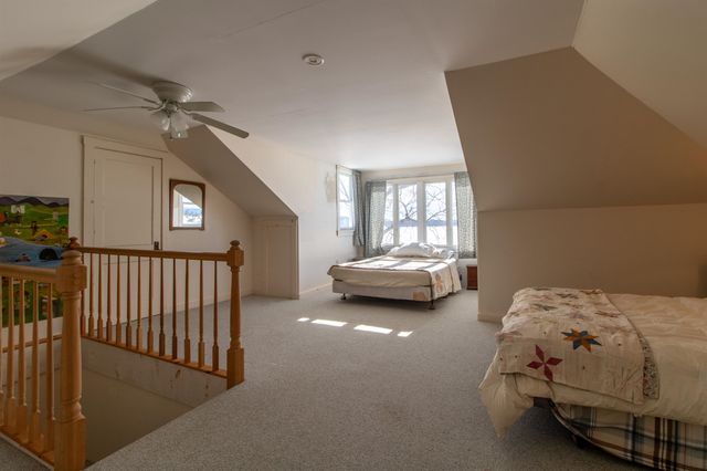 130 Lands End Road, Derby, VT 05829