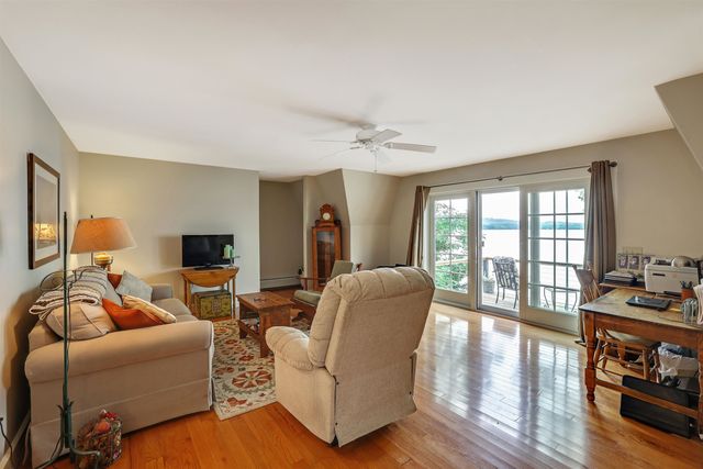 130 Lands End Road, Derby, VT 05829