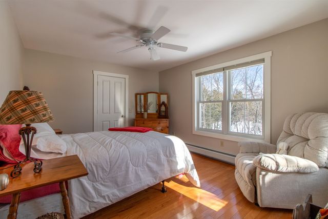 130 Lands End Road, Derby, VT 05829