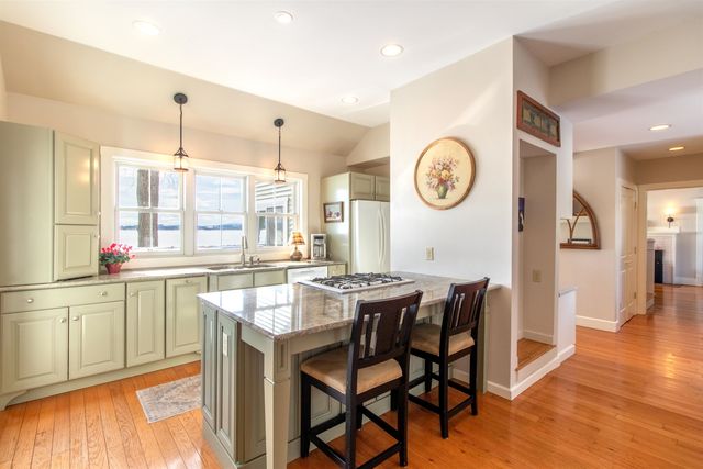 130 Lands End Road, Derby, VT 05829