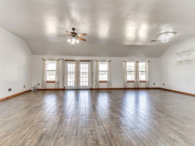 2801 S Peebly Road, Choctaw, OK 73020