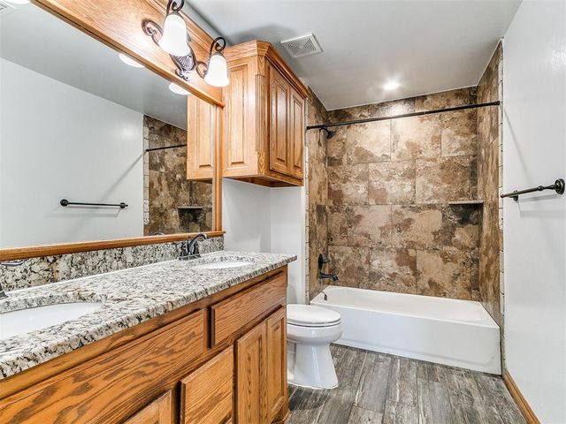 2801 S Peebly Road, Choctaw, OK 73020